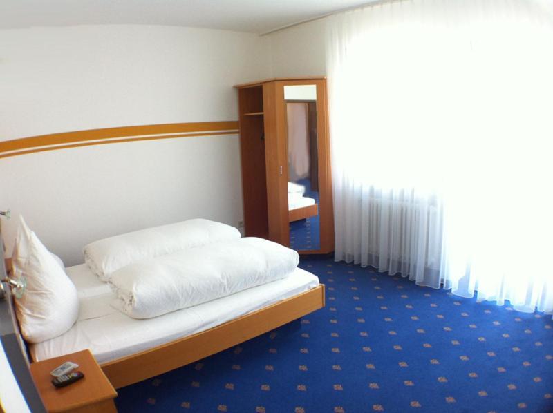 Landgasthof Hotel Scheubel Gremsdorf Zimmer foto